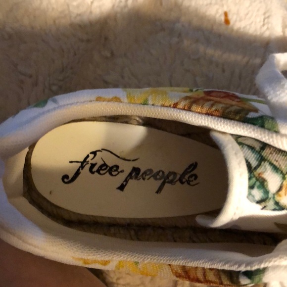 Free People shoes - Picture 4 of 4